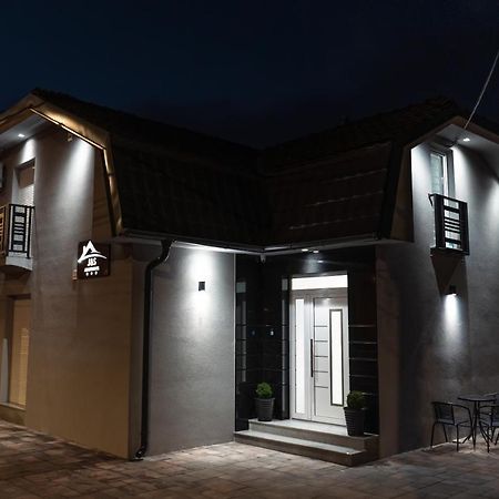J&S Apartments Ниш Экстерьер фото